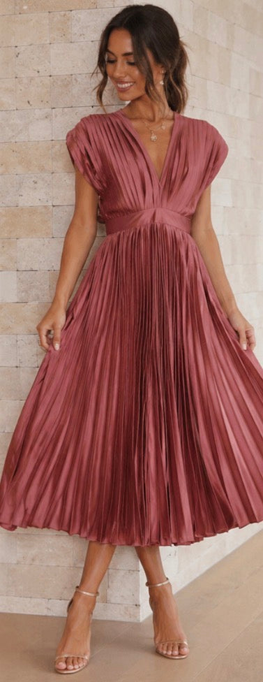 Emeline New York™ | Timeless Pleated Midi Dress